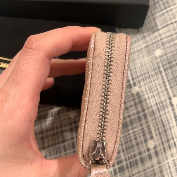 Auth Chanel 17B rose gold credit card zippy wallet - Picture 4 of 9